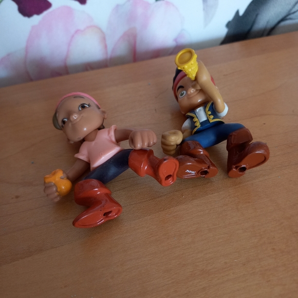 Disney Junior Jake And The Neverland Pirates Figure set Izzy Jr Cake Toppers 3" - Picture 7 of 11